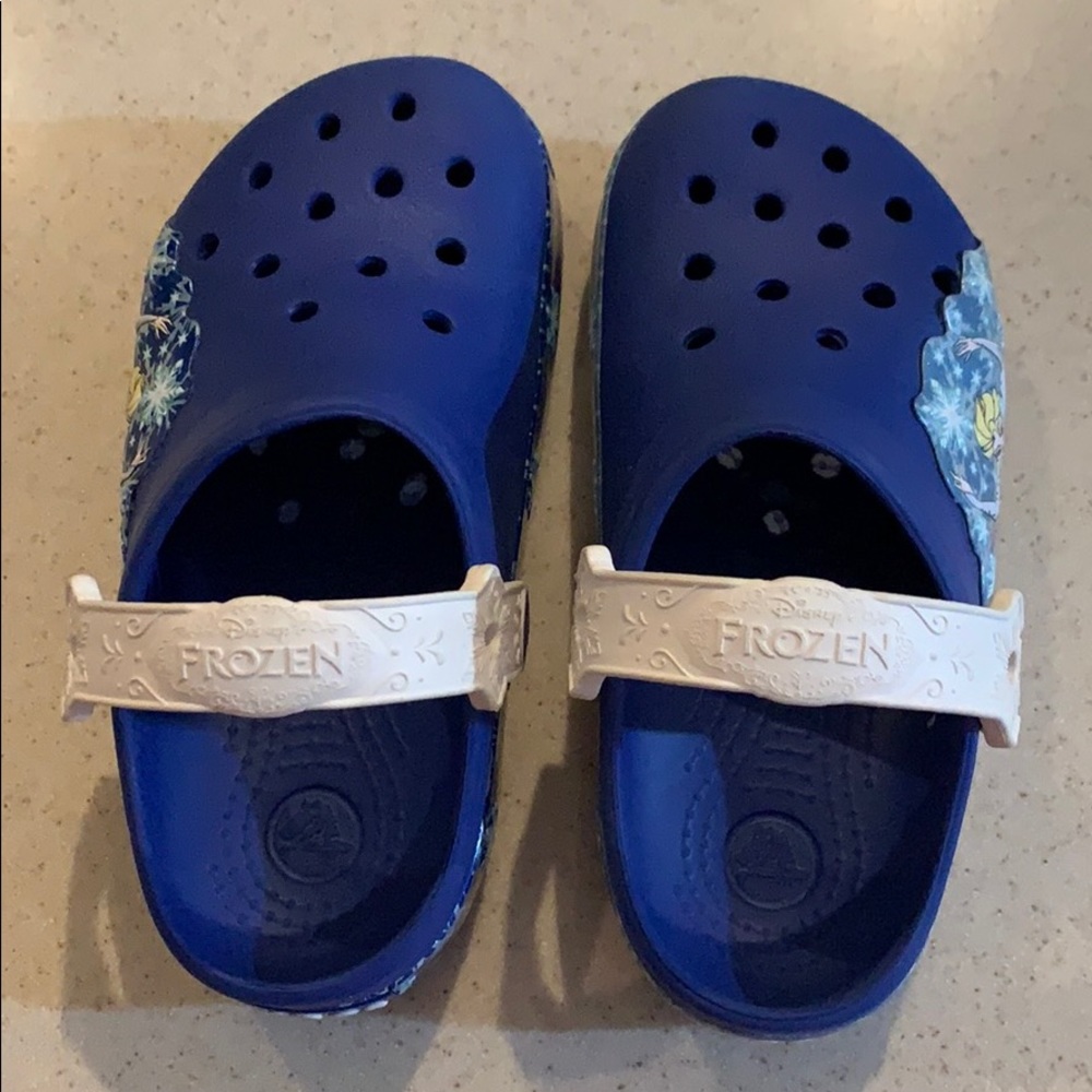 Girls Frozen Crocks.. lighted Size 13